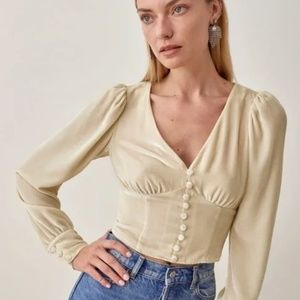 NWT Reformation Henning velvet top long sleeve size 6 Almond